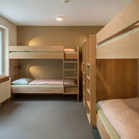 Youth * קראנס-מונטנה