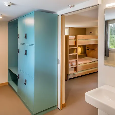 אכסניה Youth קראנס-מונטנה