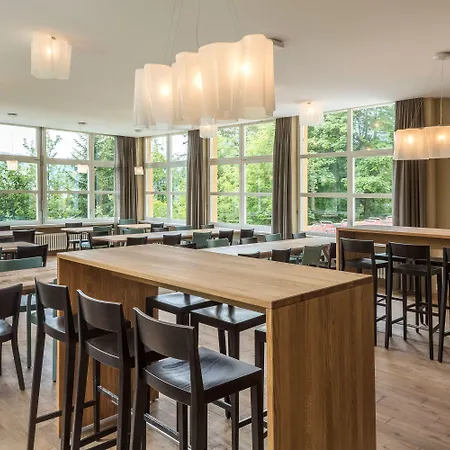 Youth קראנס-מונטנה